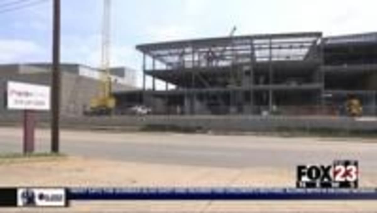 90 Volunteers Clean Route 66 Landmark Ahead of Centennial - Image 4