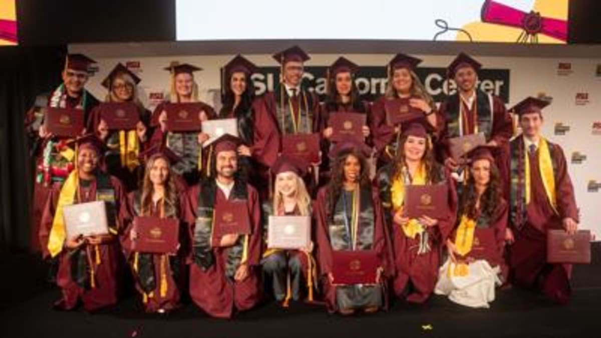 17 Graduates Prove Mentorship Model Works for Working Students - Image 5
