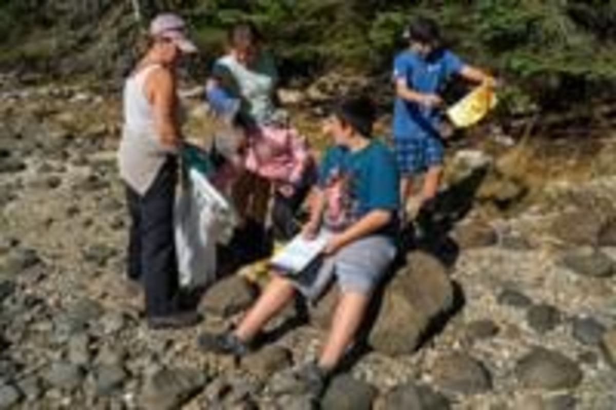 52 Students Haul 238 Pounds of Trash From Maine Coast - Image 4