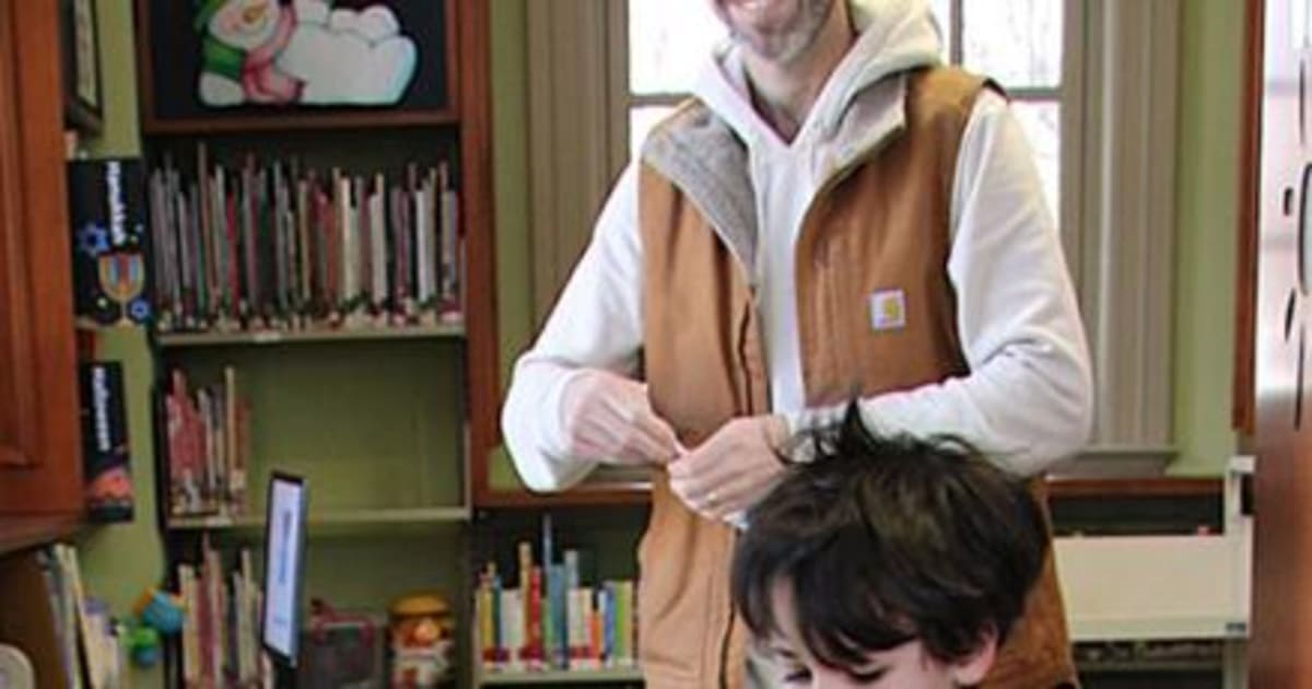 New Jersey Library Turns Into Mini Golf Course for Charity - Image 2