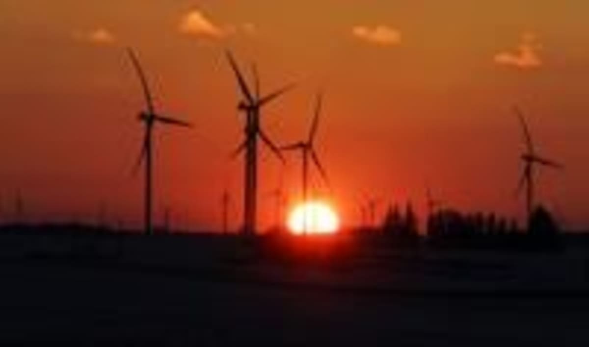 Iowa Wind Farms Power Schools and Save Family Farms - Image 3