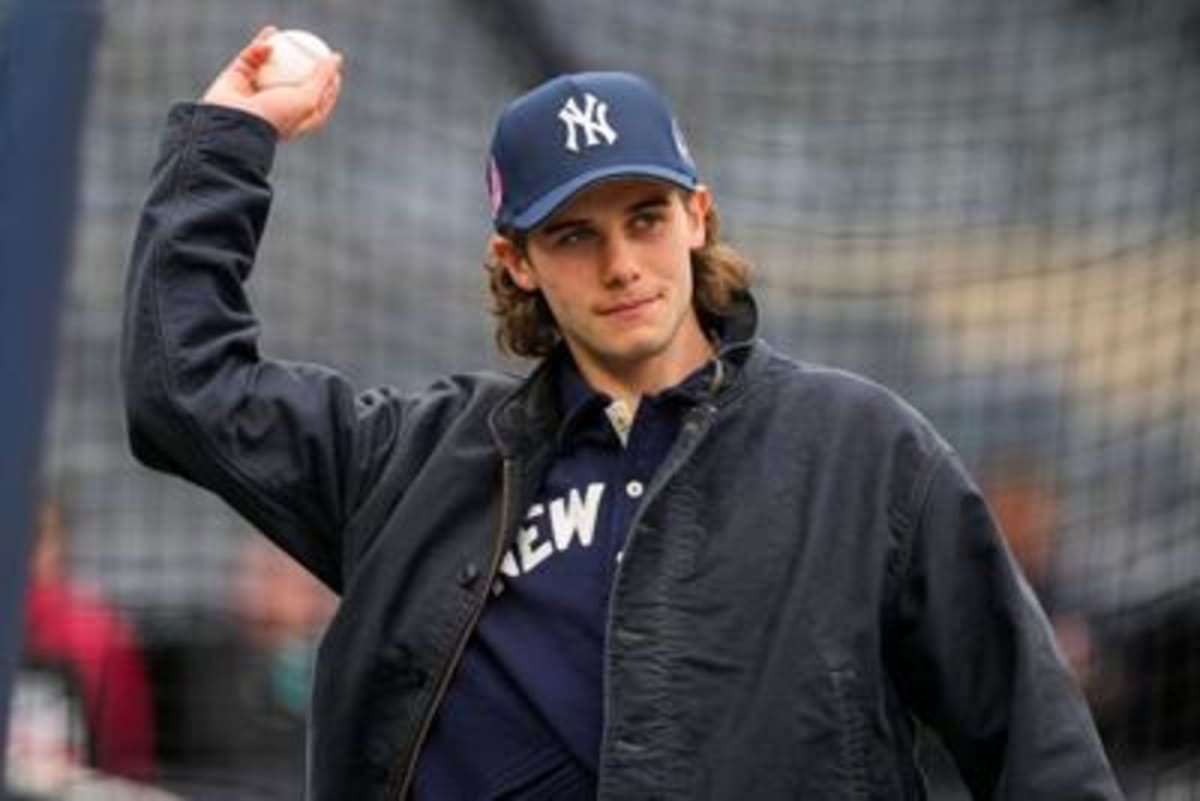 US Olympic Hockey Stars Throw First Pitches at MLB Games - Image 3