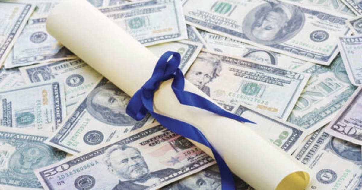 Oregon Club Awards $621K in Scholarships Over 68 Years