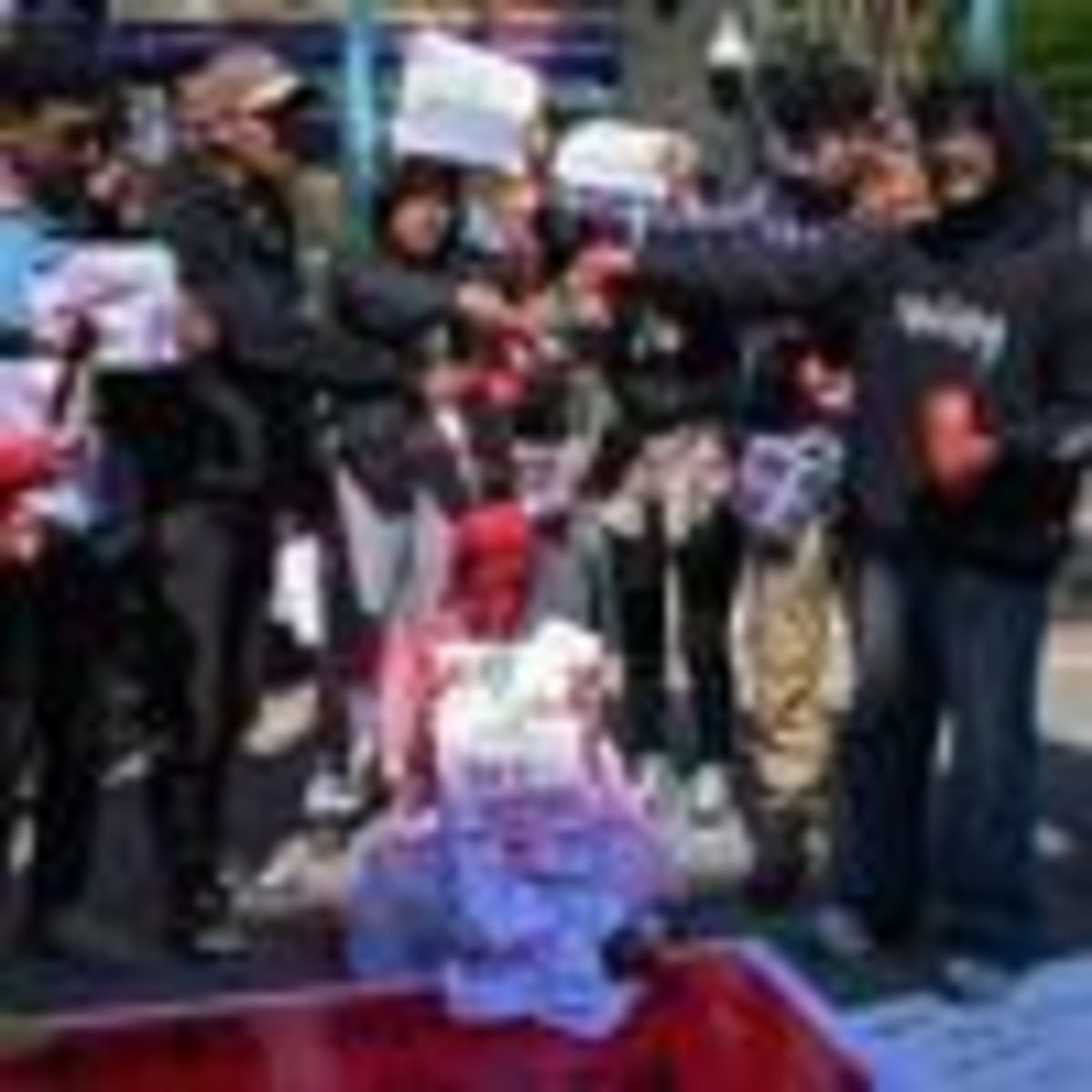 NASA's Webb and Hubble Team Up for Stunning Saturn Portrait - Image 3