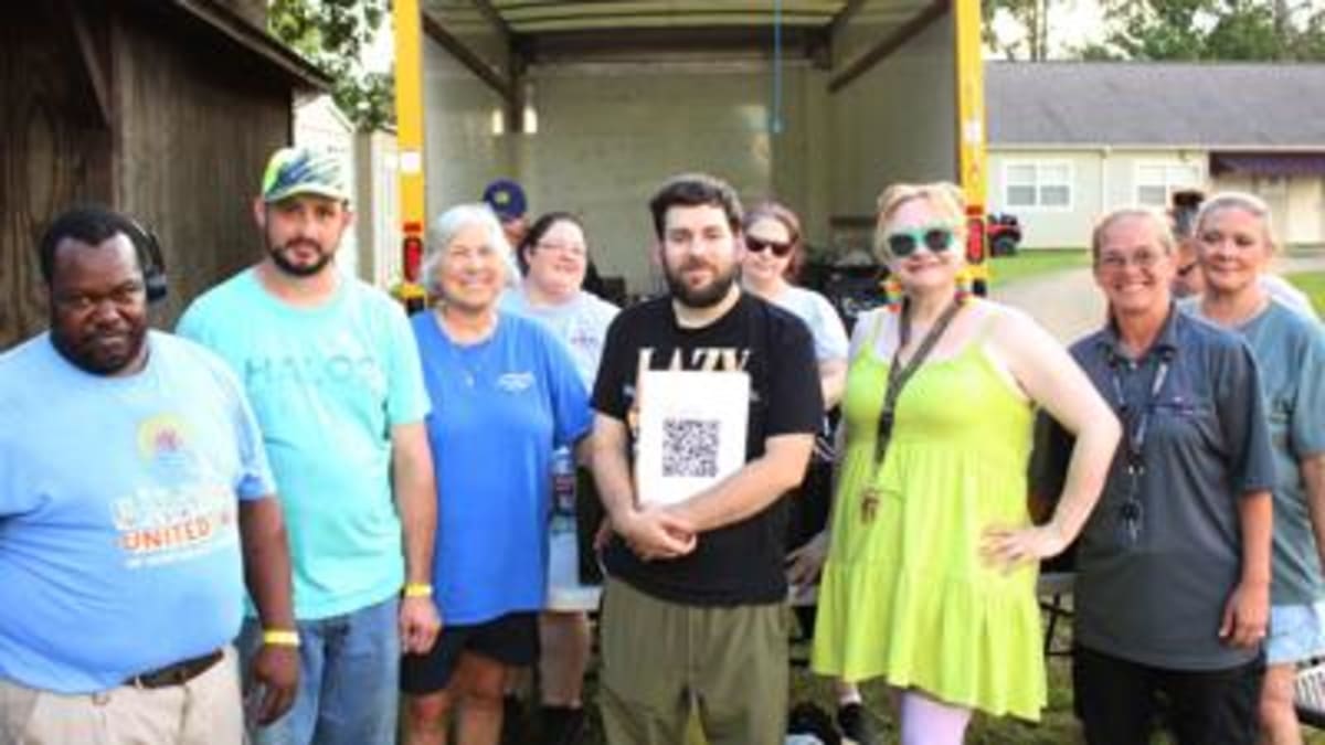 Community Saves Food Pantry With 40 Years of Service - Image 3
