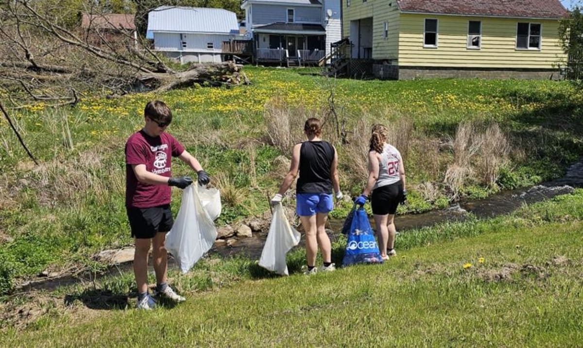 Teen Volunteers Clean Chateaugay Before Memorial Day - Image 5