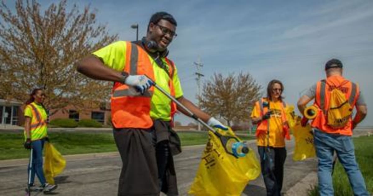 Missouri Western Students Clean St. Joseph Streets Saturday - Image 2