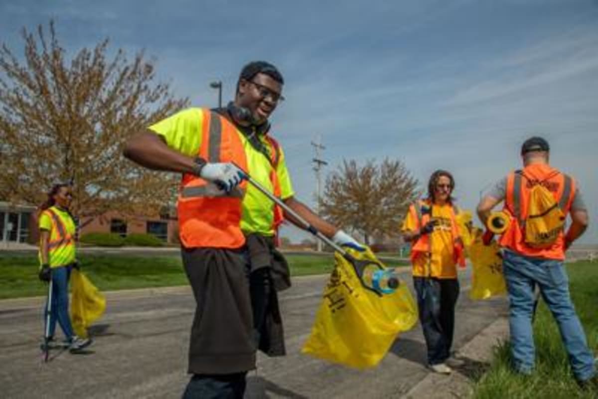 Missouri Western Students Clean St. Joseph Streets Saturday - Image 5