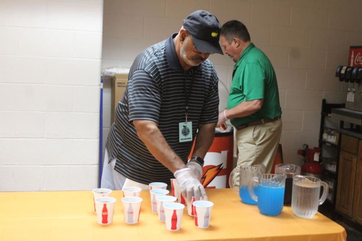Volunteers Feed 1000+ Players at Nike Peach Jam for 30 Years - Image 5