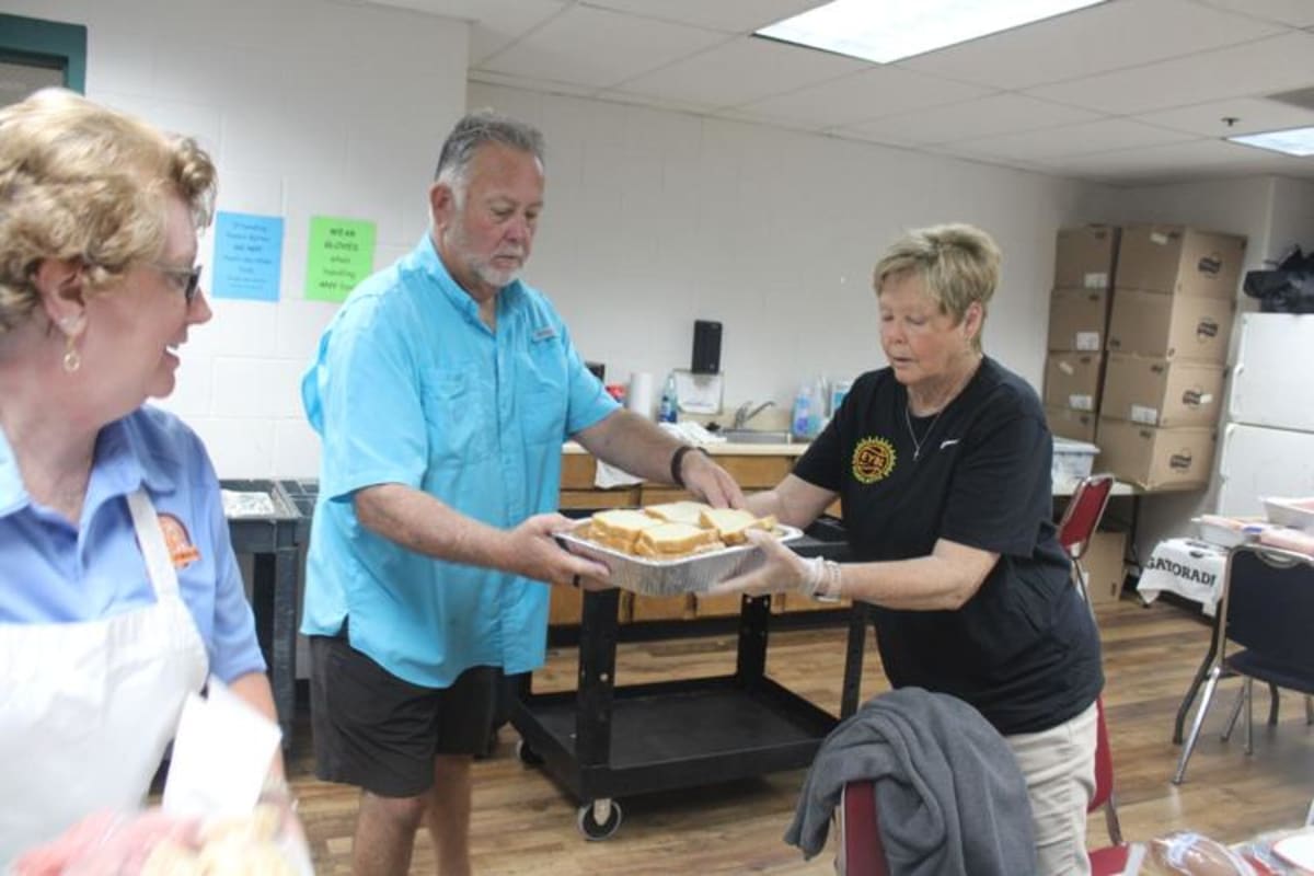 Volunteers Feed 1000+ Players at Nike Peach Jam for 30 Years - Image 3