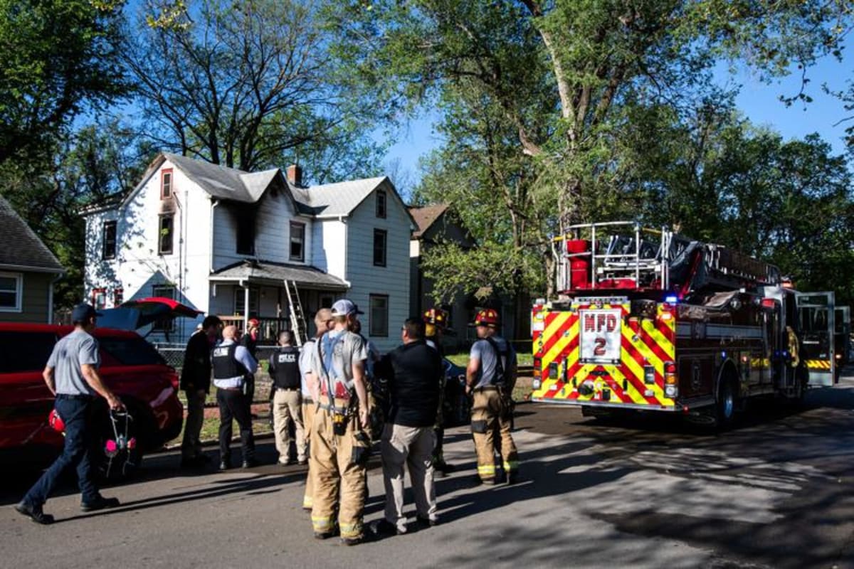 Passerby and Firefighters Save 3 in Manhattan Blaze - Image 3