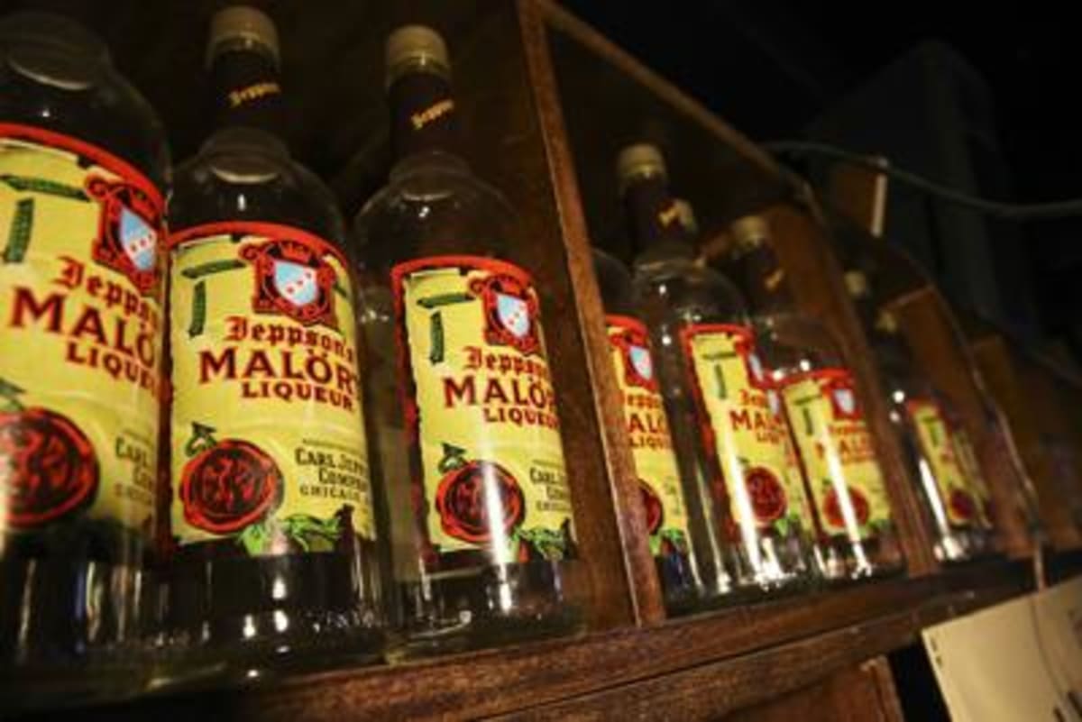 Chicago's Malört Lovers Attempt World Record for Charity - Image 2