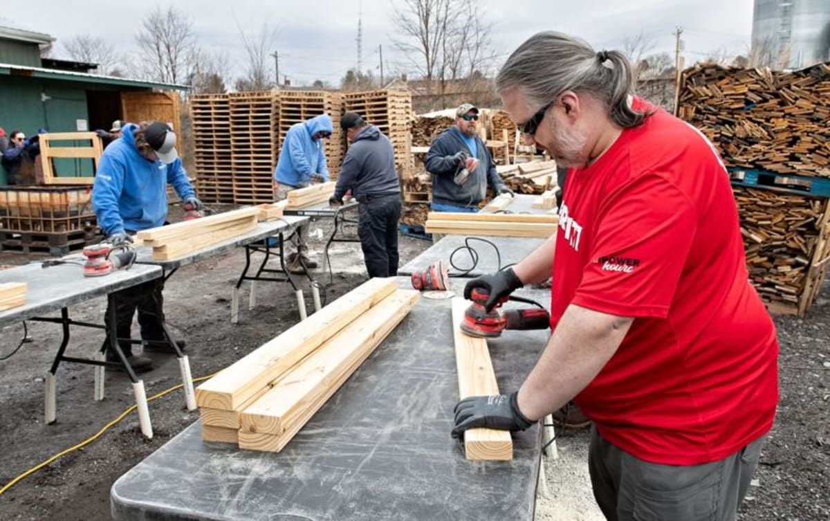 Virginia Volunteers Build 220 Beds for Kids in Need - Image 4