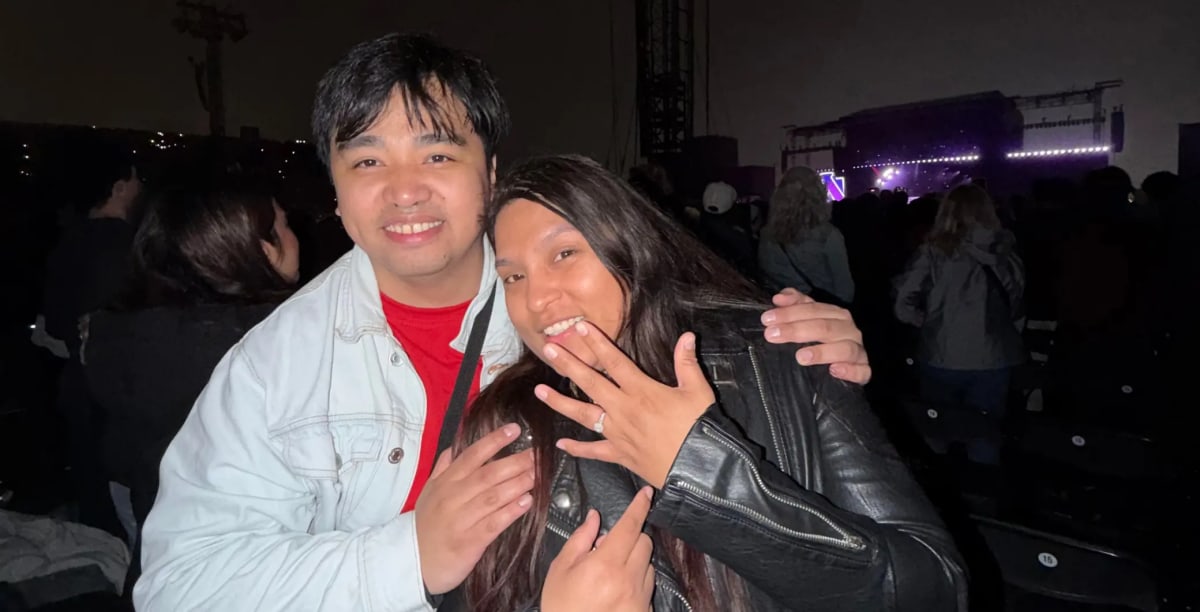 Bruno Mars Fan Proposes at Toronto Concert, Wins Hearts