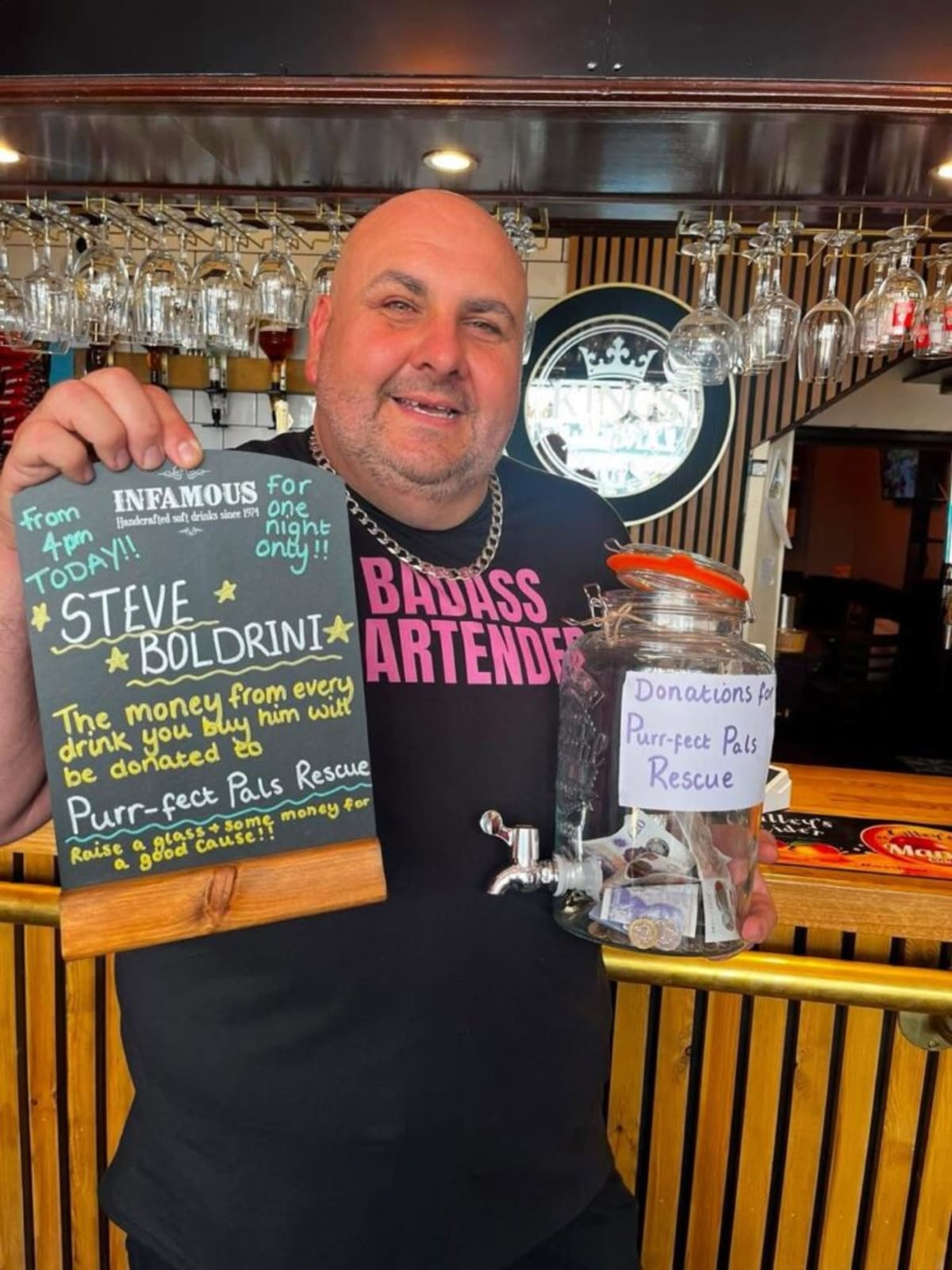 Binman Raises £513 Behind Bar for Cat Rescue Charity - Image 2