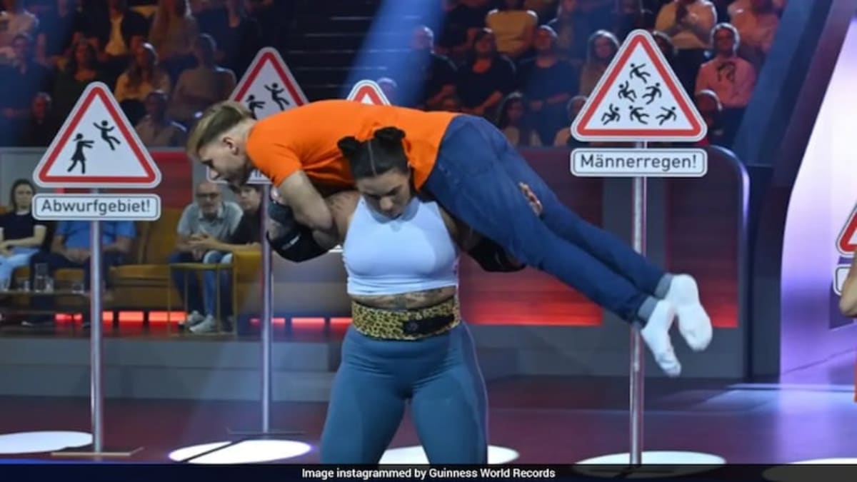 German Athlete Lifts and Throws 10 Men in 37 Seconds - Image 4