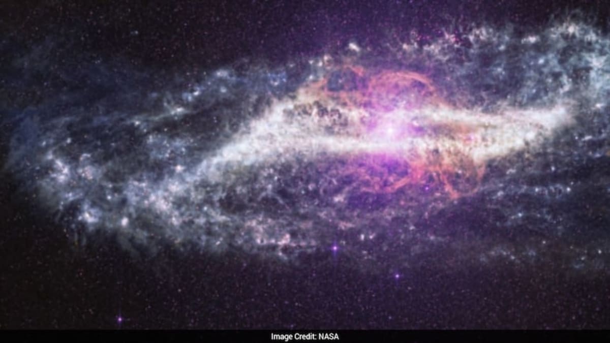 Webb Telescope Reveals Stars Hidden in Galaxy's Heart - Image 4