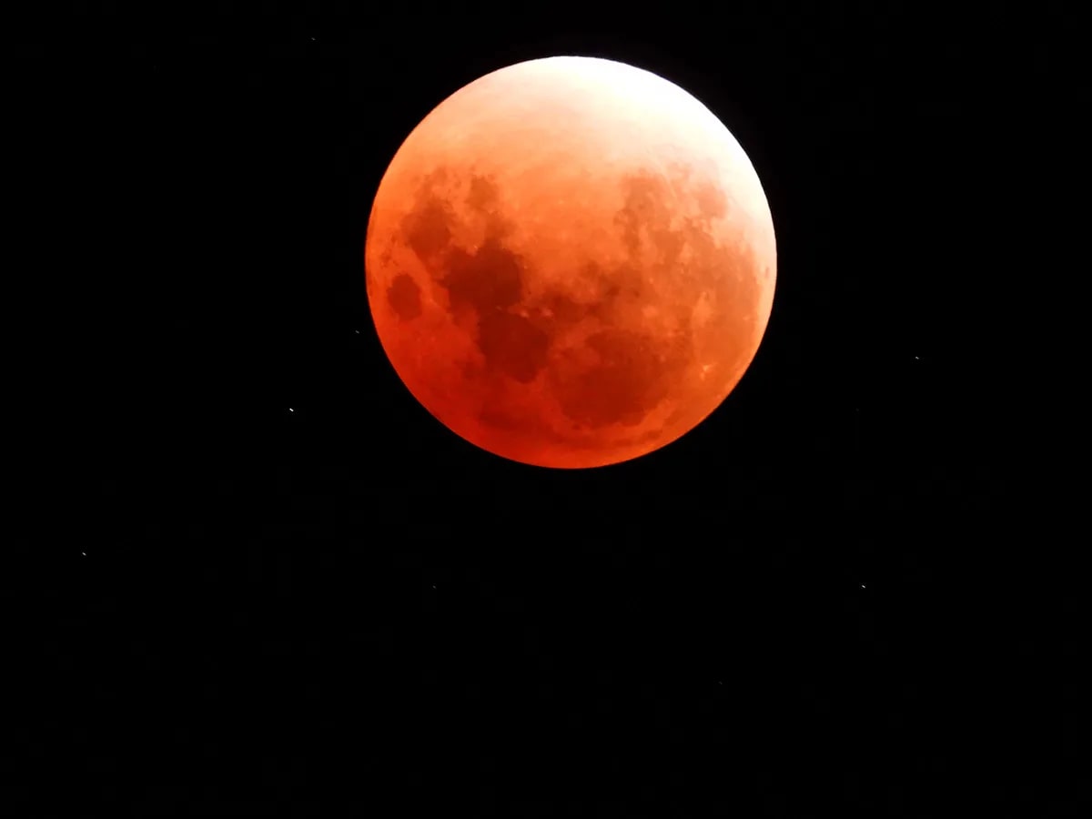 Blood Moon Wows Millions Across Three Continents - Image 5