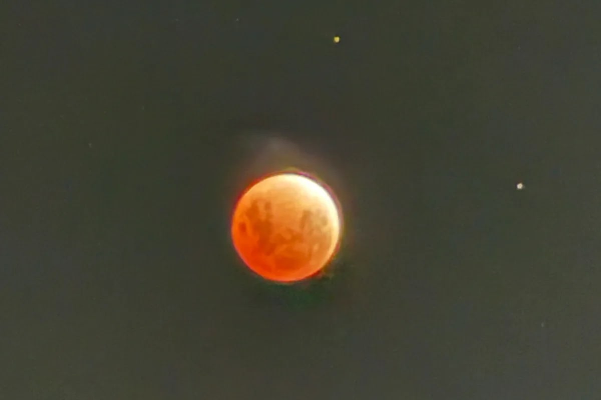 Blood Moon Wows Millions Across Three Continents - Image 4