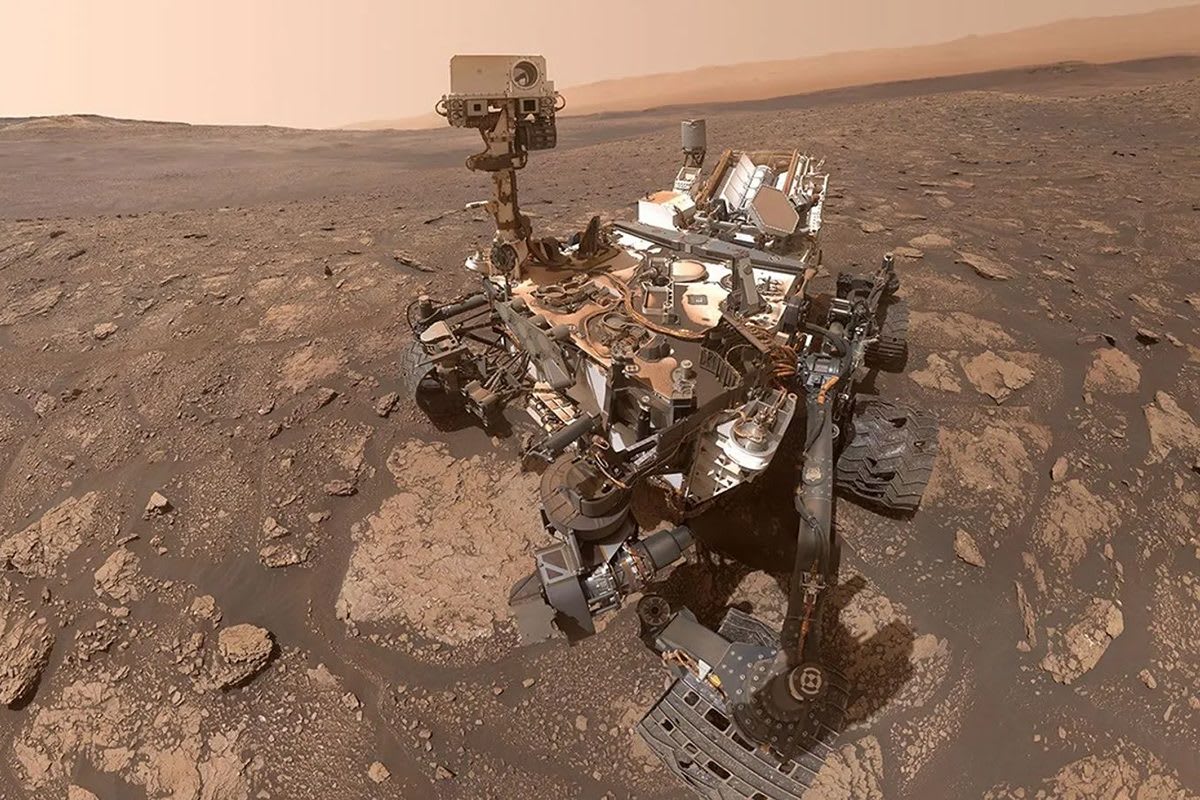 NASA Rover Finds 7 New Organic Molecules on Mars