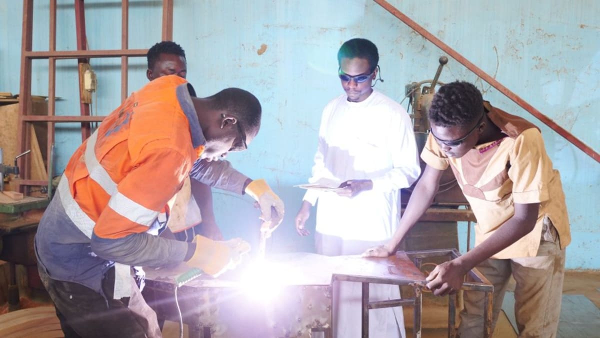Solar Kiosks Bring Doctors to Remote Chad Villages - Image 3