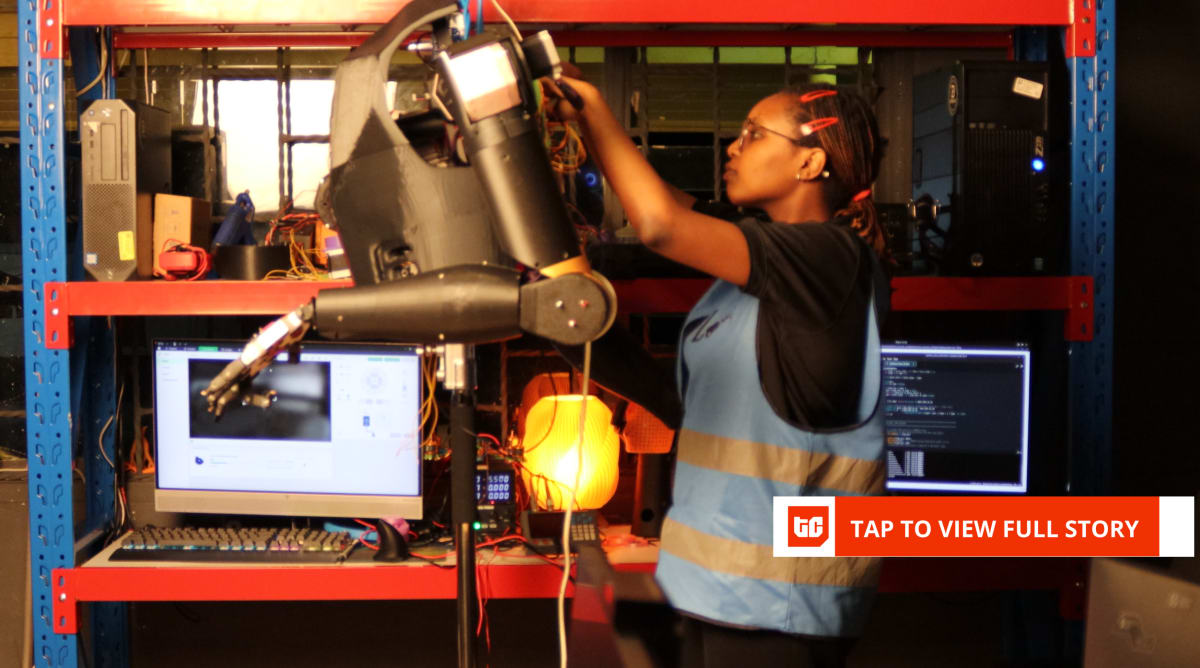 Kenyan Student Builds Sign Language Robot From Recycled Plastic - Image 2