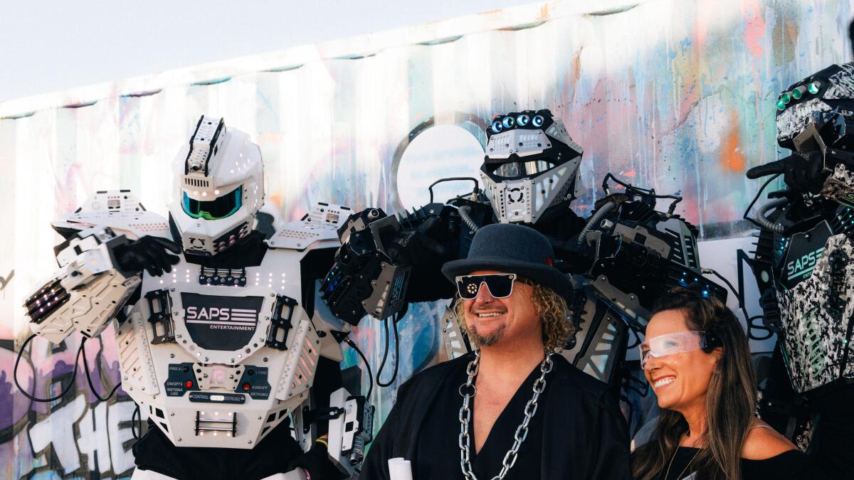 Robot Boxing Match Raises $500K for Animal Rescues - Image 2