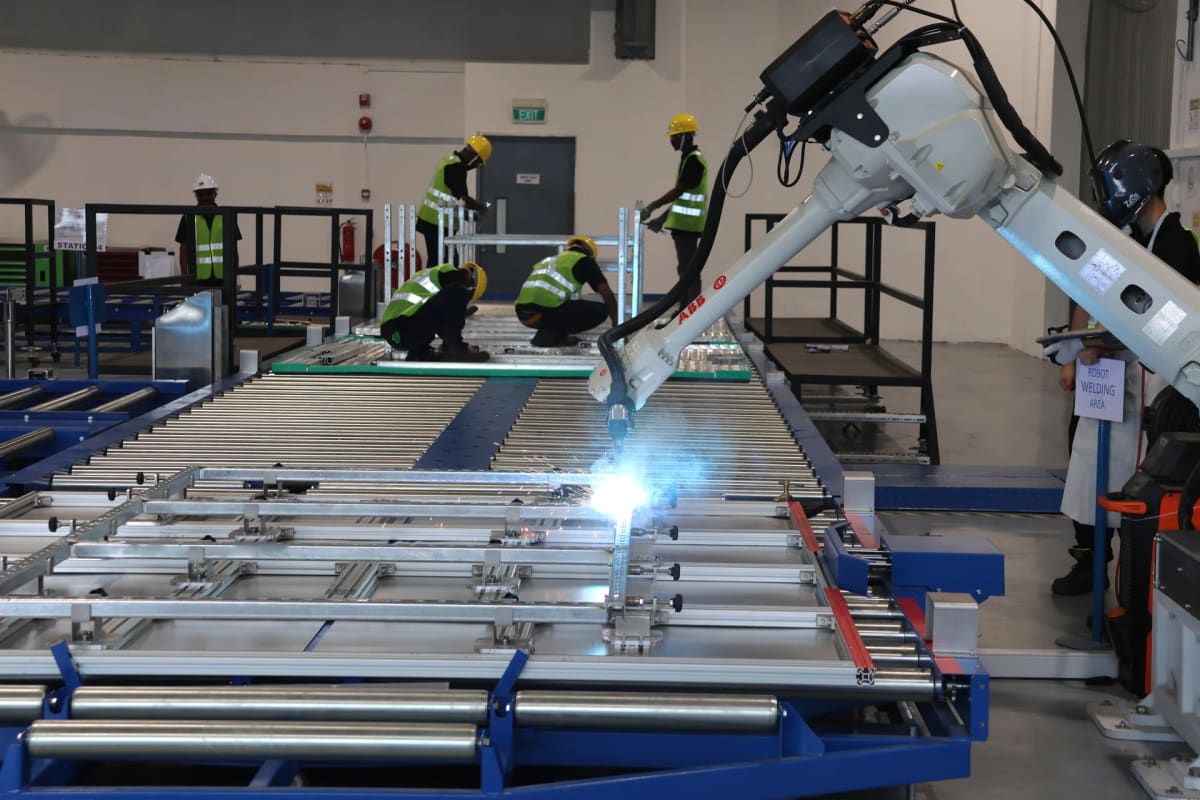 Singapore Manufacturing Gets Modern: $135B Sector Hires