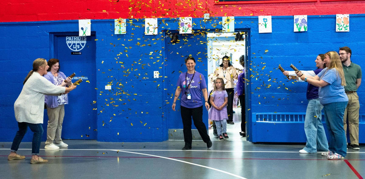 Kindergarten Teacher Wins $5K Golden Apple Award - Image 3