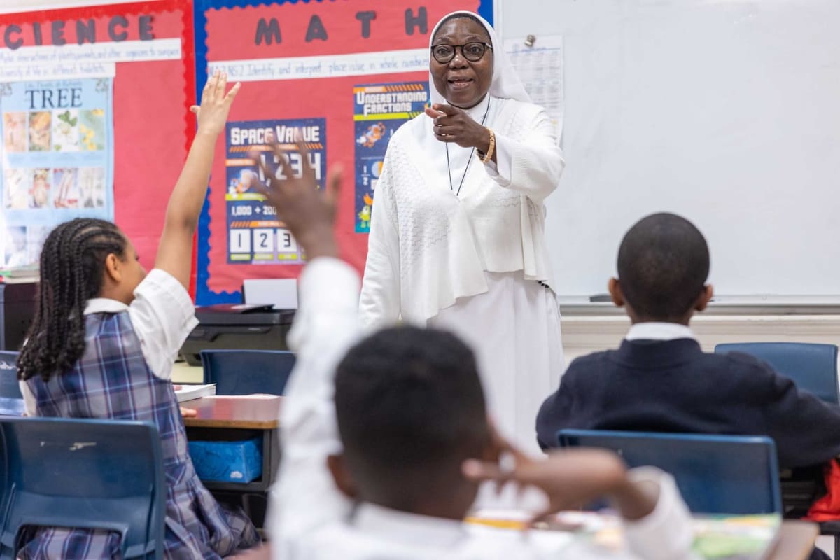 Nun Wins $5K Award After 44 Years Teaching Kids About God - Image 2