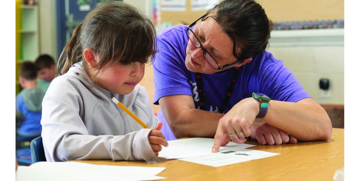 Kindergarten Teacher Wins $5K Golden Apple Award - Image 2