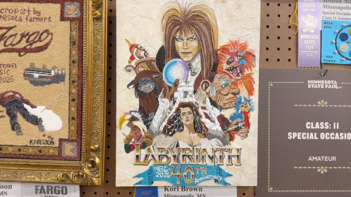 Teacher Wins Blue Ribbon With 140-Hour Labyrinth Art - Image 2