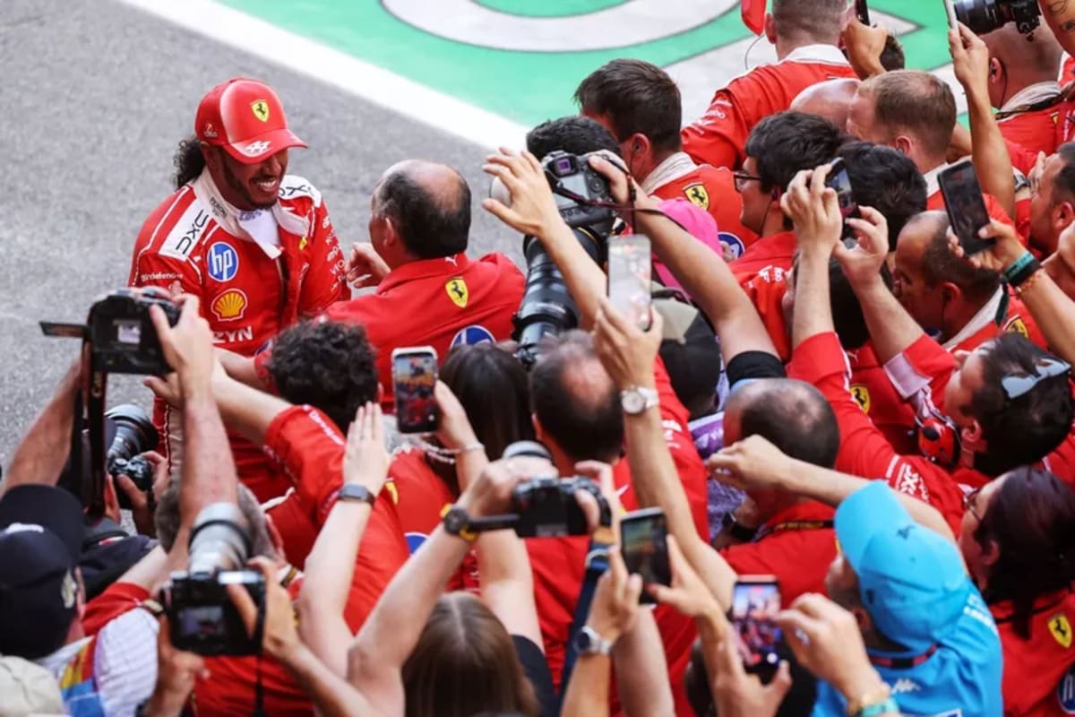 Lewis Hamilton Wins for Ferrari at 41, Oldest Since 1970 - Image 3