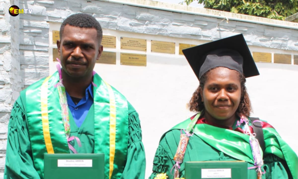 Siblings Graduate Together at Papua New Guinea University - Image 2