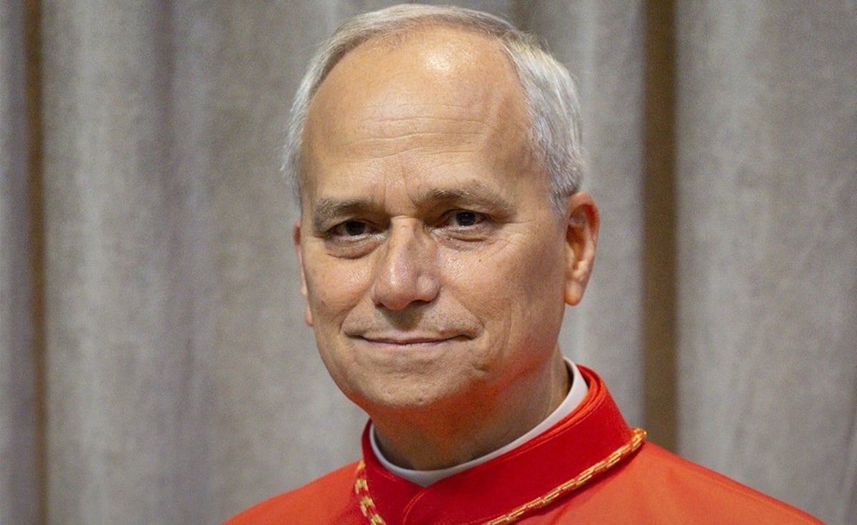 Pope Leo XIV waving to crowds during his historic four-nation African peace tour