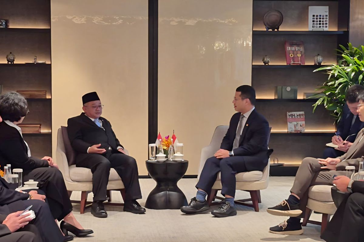 Indonesia and Singapore Partner on AI in Education