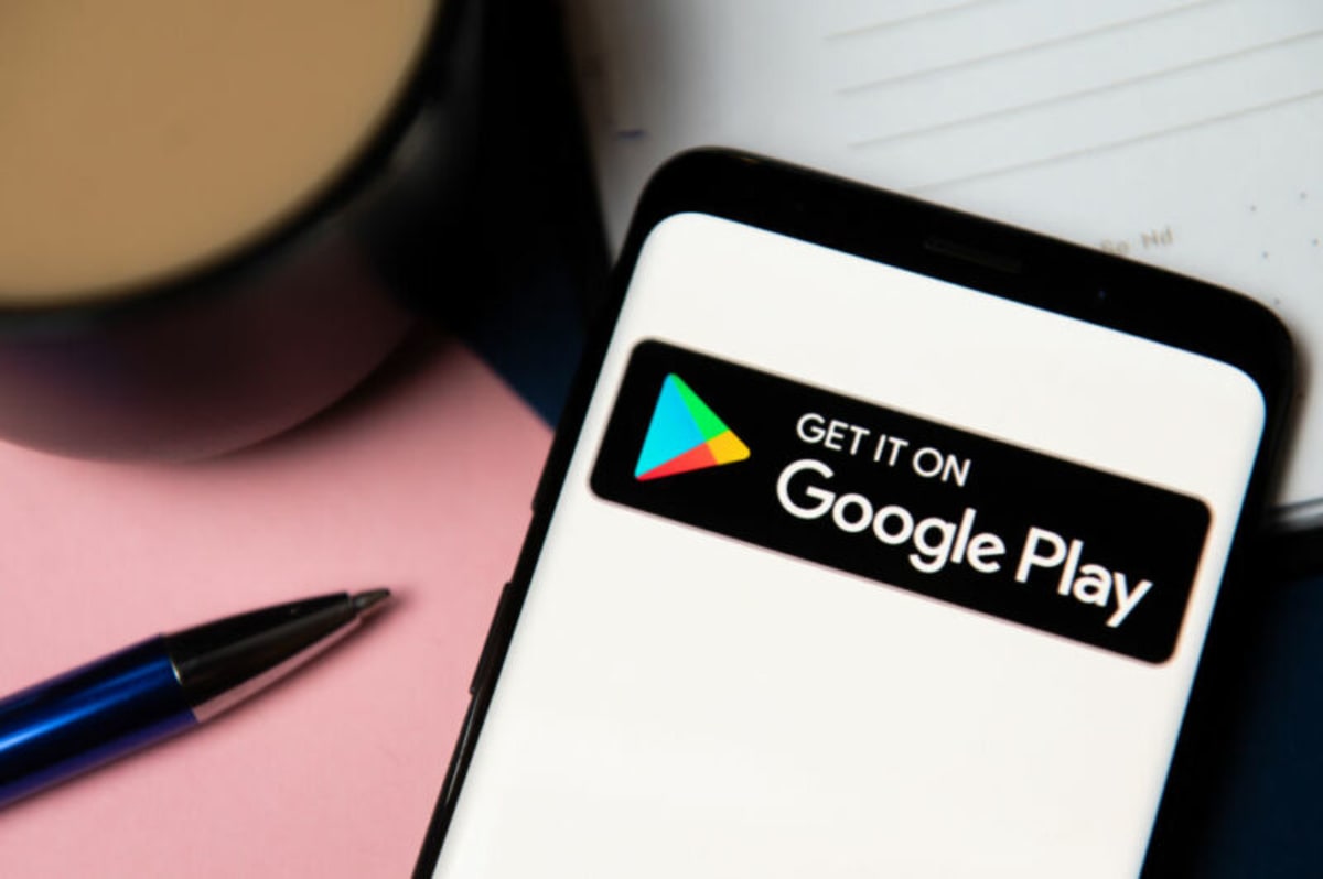 Screenshot showing Aptoide app store download page inside Google Play store interface