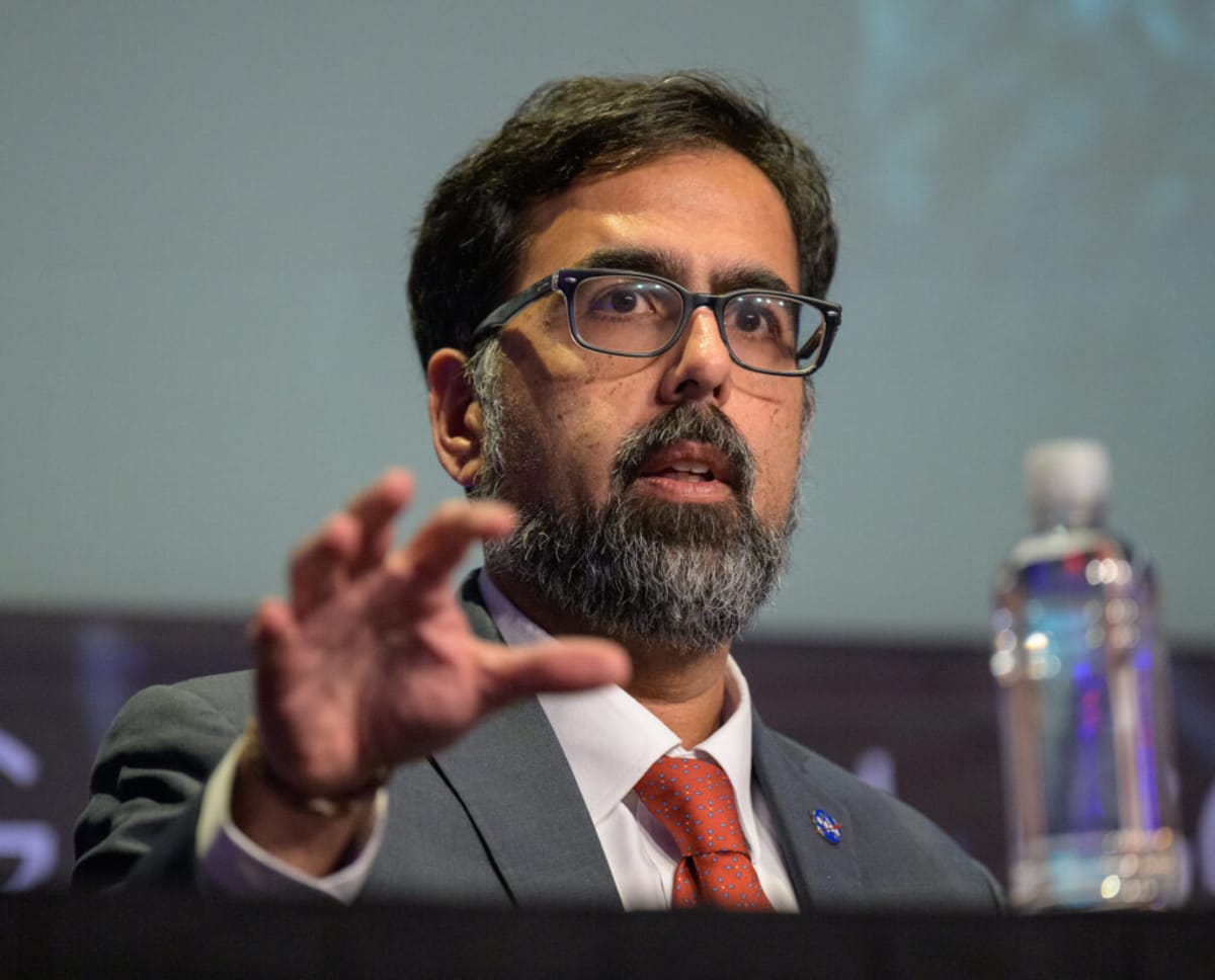 NASA's New Boss Brings Fresh Hope to Moon Mission - Image 2