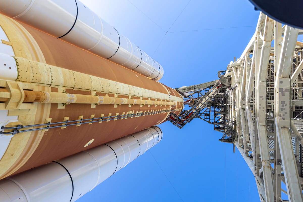 NASA's Artemis II Crew Launches First Moon Mission Since 1972 - Image 2