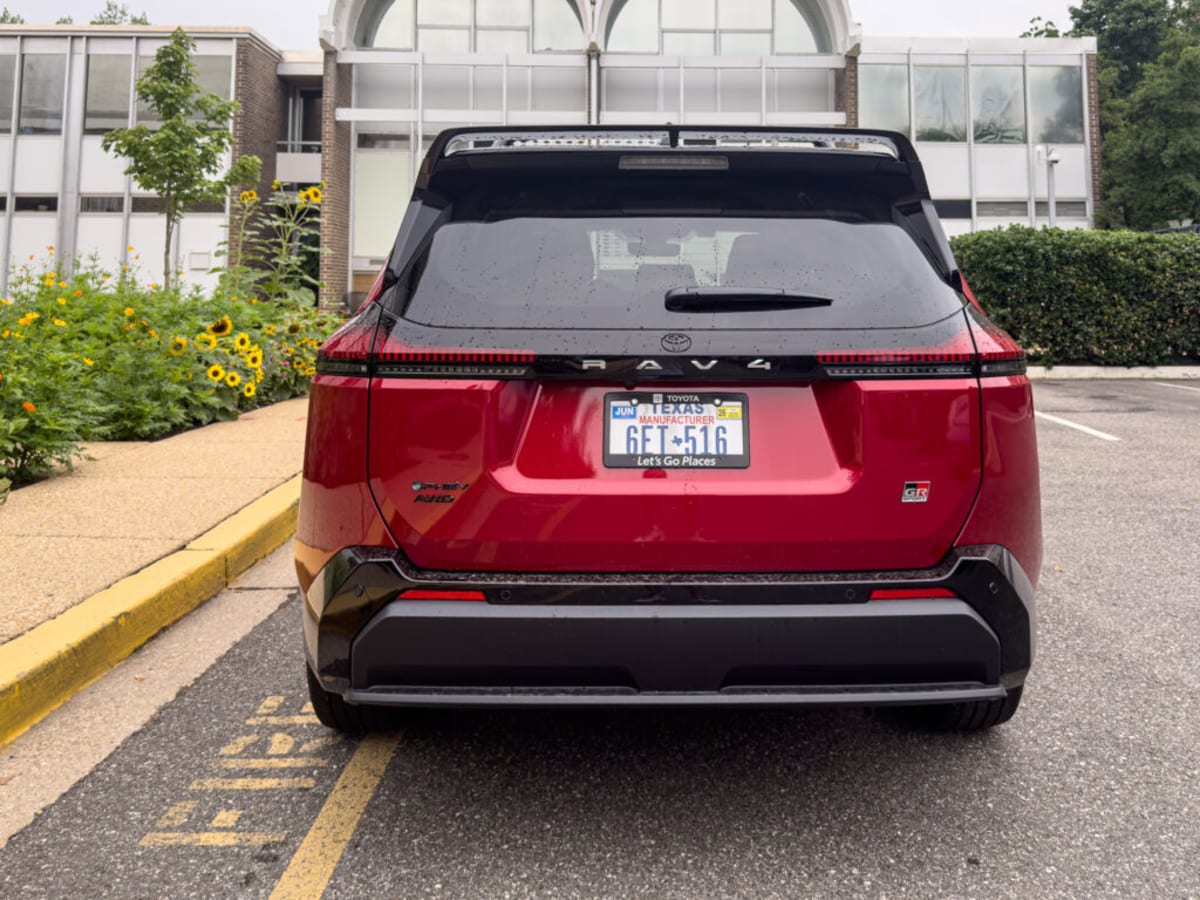 2026 Toyota RAV4 Plug-In Gets 52-Mile Electric Range - Image 4