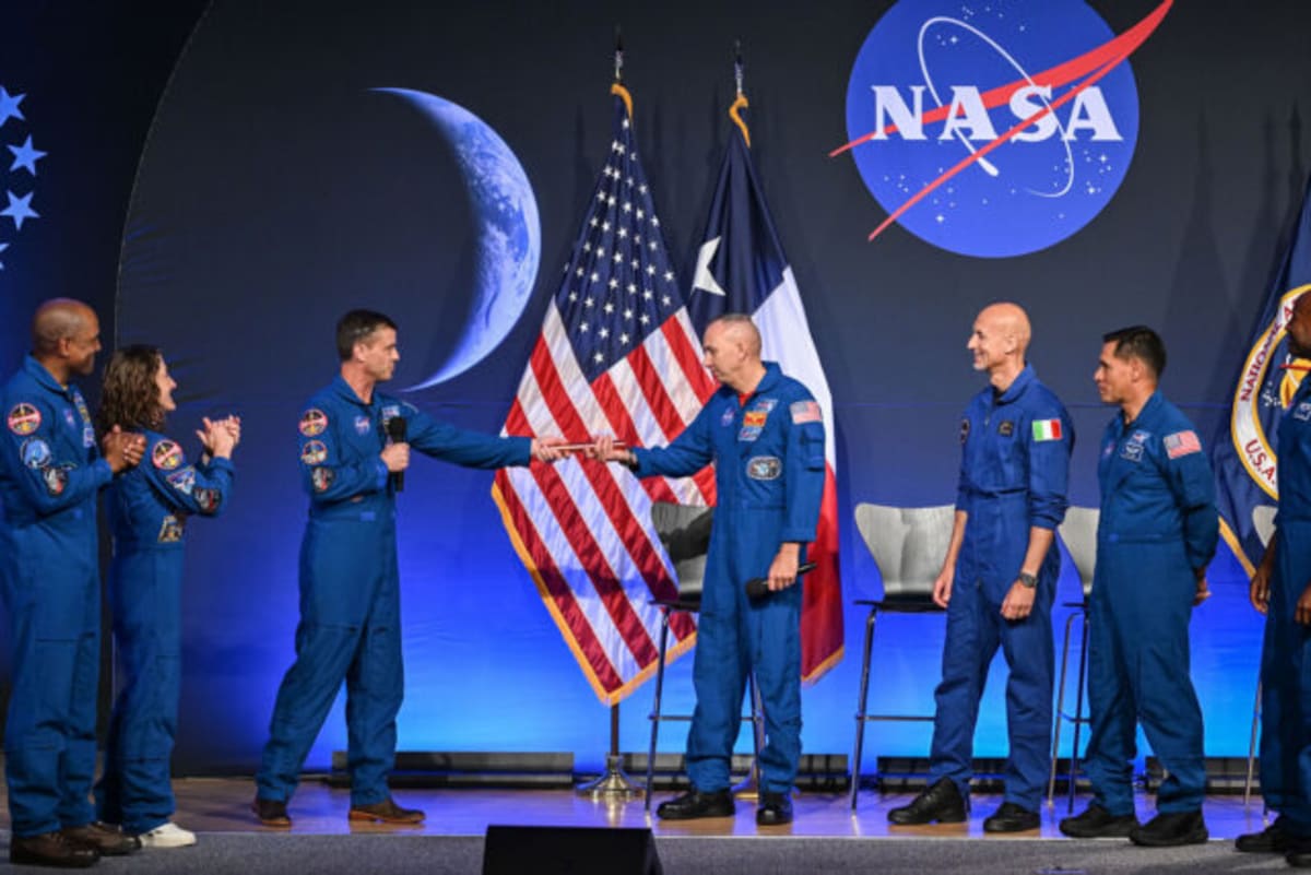 NASA's Moon Astronauts Stay On to Train Next Generation - Image 2