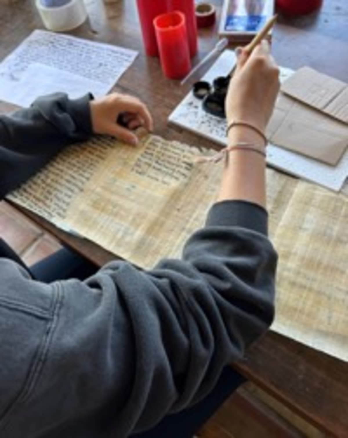 Scientists Unlock 2,000-Year-Old Scrolls Buried by Vesuvius - Image 2