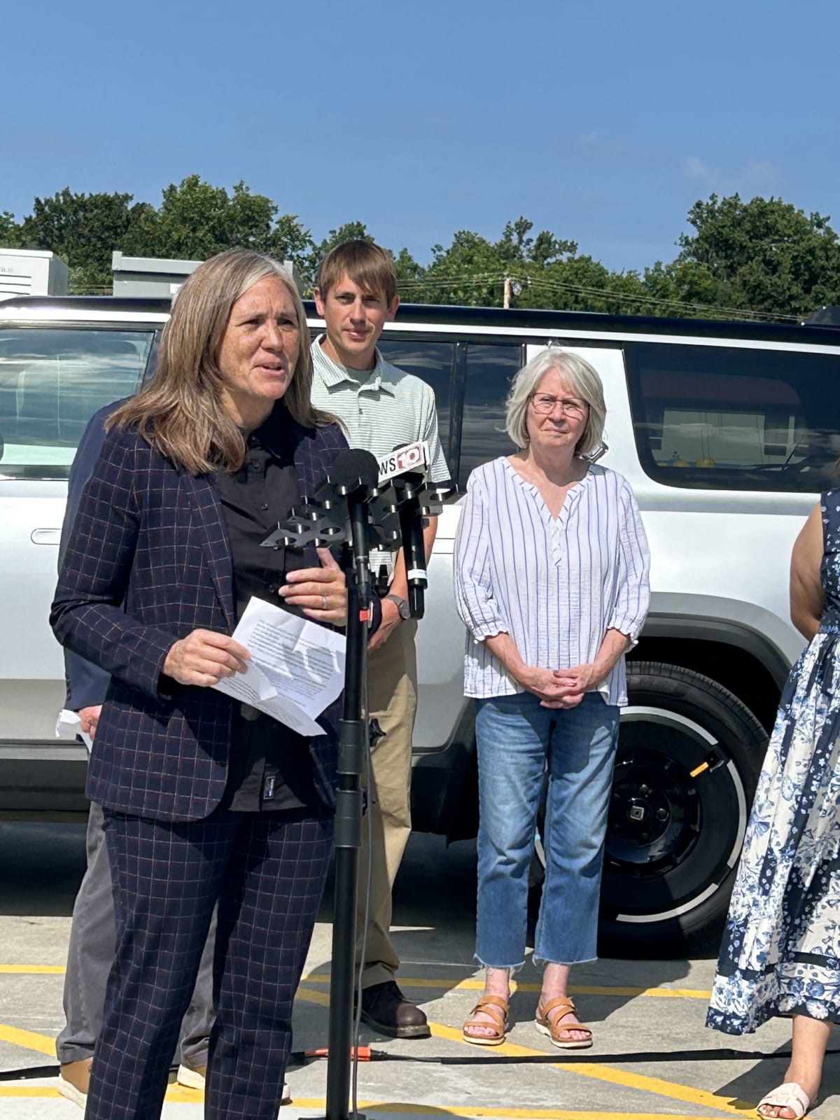 Illinois Opens First Federal EV Charging Station in Casey - Image 4