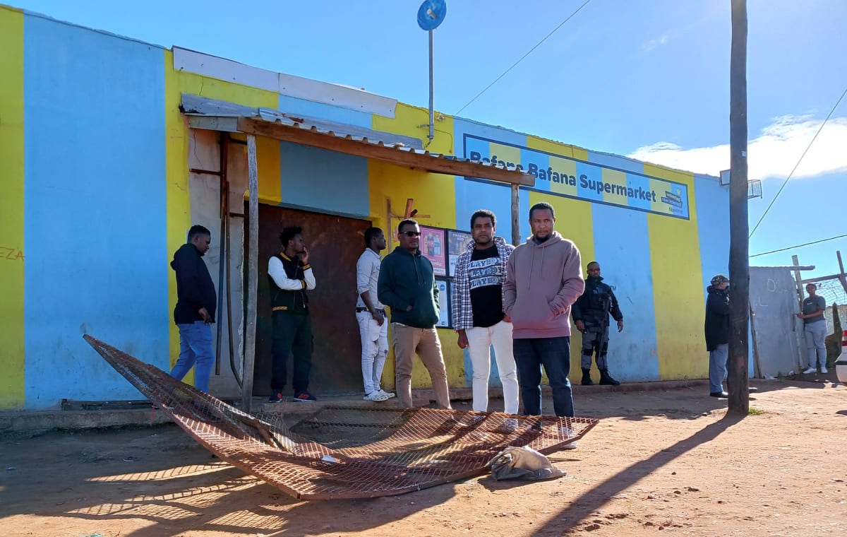 Nelson Mandela Bay Community Protects Foreign Shop Owner - Image 2