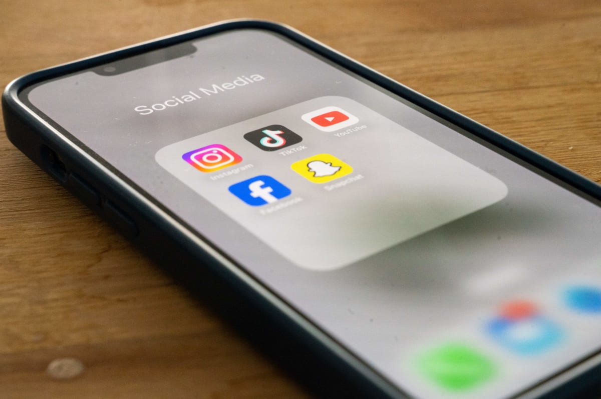 UK PM Pushes Tech Giants on Child Safety Protections - Image 2