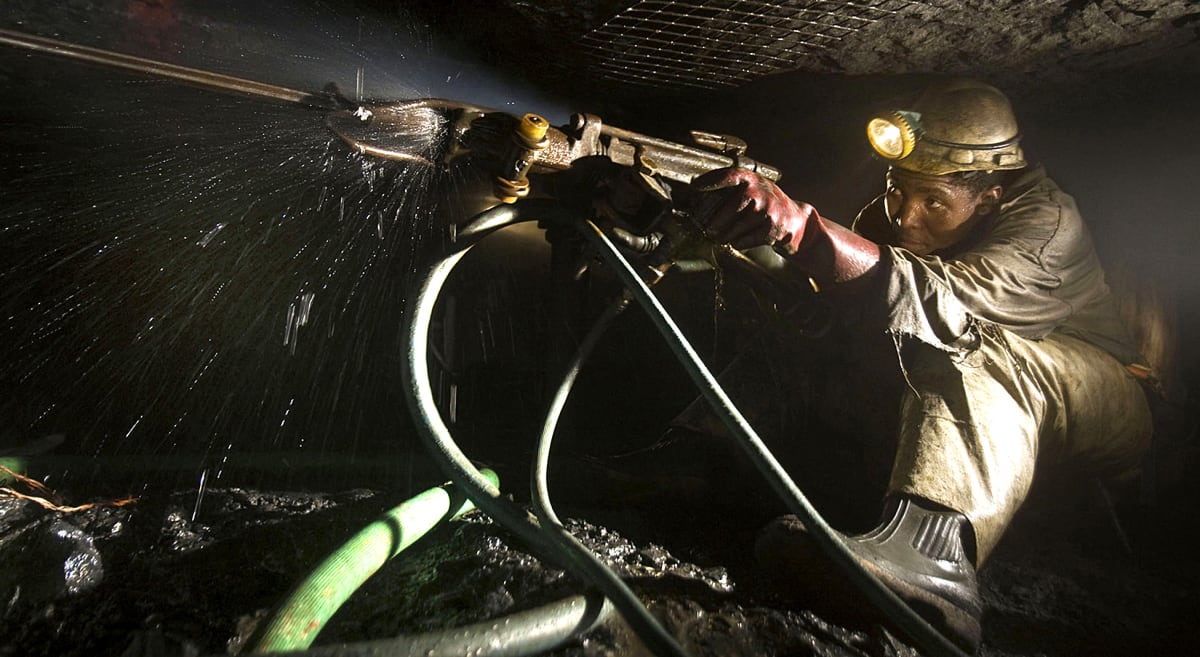 China Deploys 20,000 Hydrogen Trucks Using Platinum Tech - Image 3