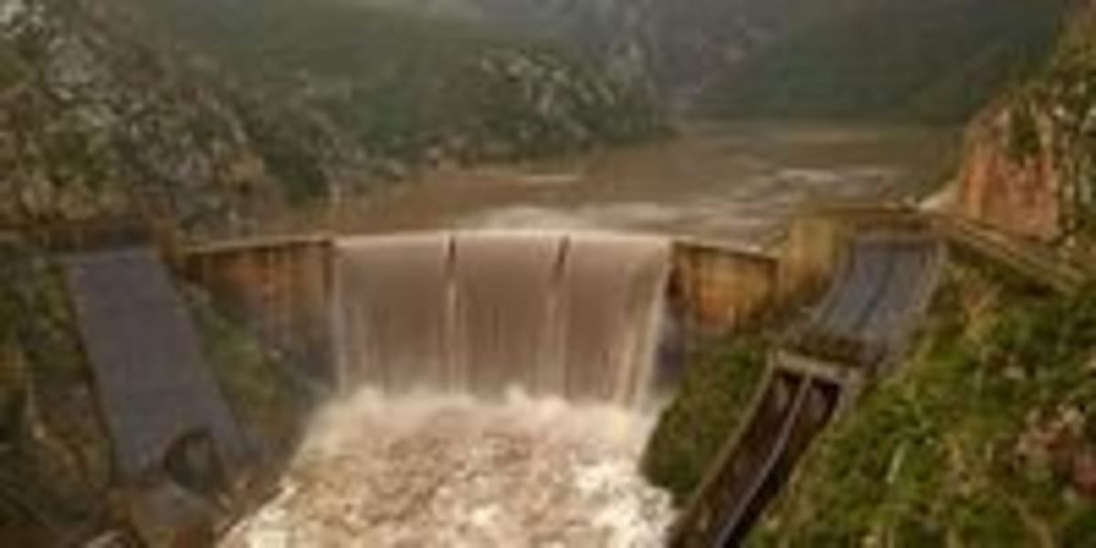Farmer Braves Floods to Ferry Supplies to Stranded Neighbors - Image 3