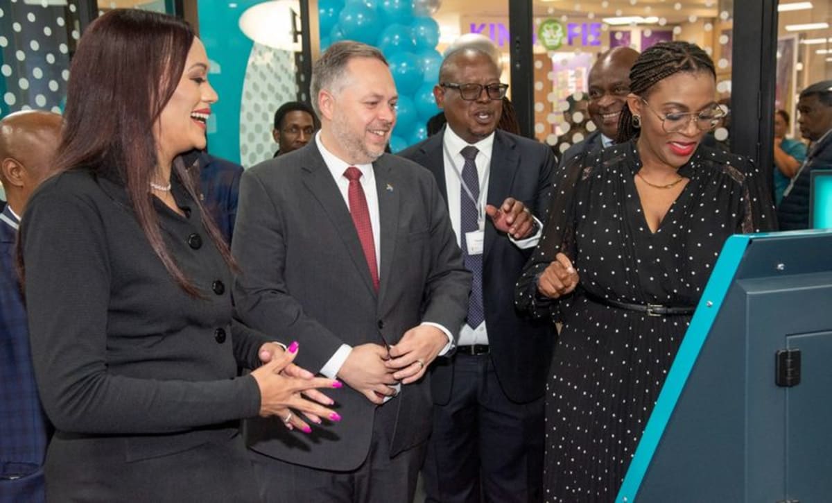 Minister Leon Schreiber at FNB branch celebrating launch of digital Home Affairs banking services