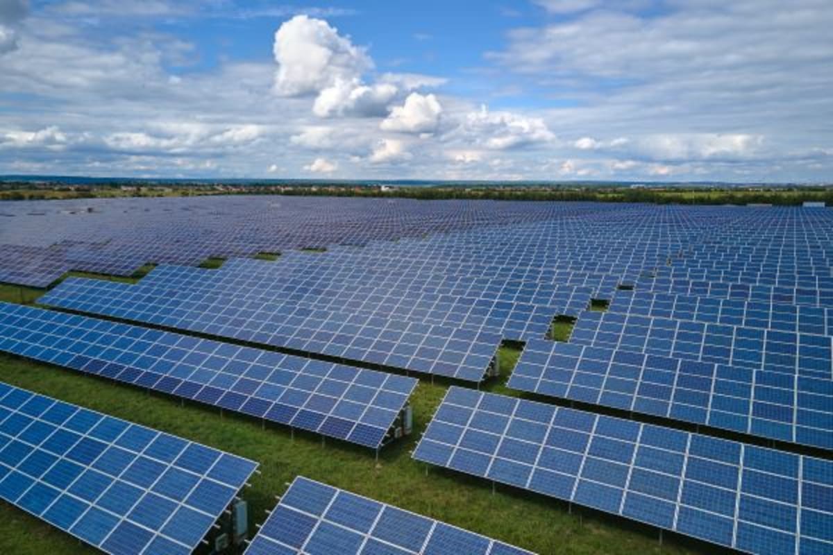 Solar Power Overtakes Coal as U.S. Energy Source