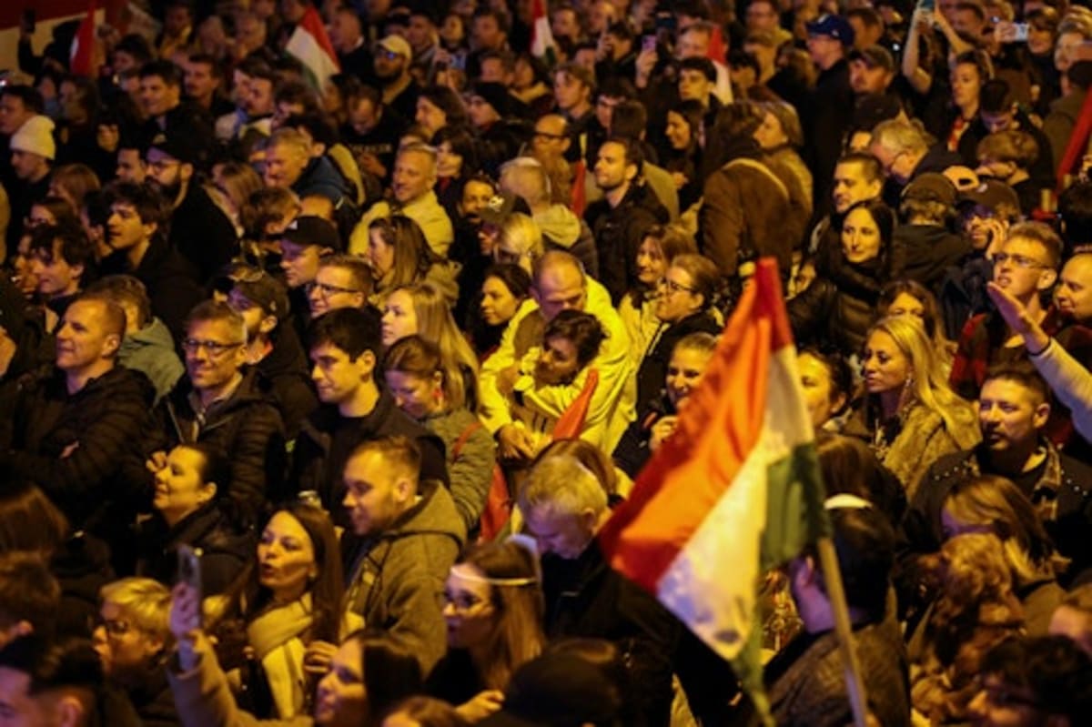 Hungary Elects New Leader in Historic Democratic Turnout - Image 4